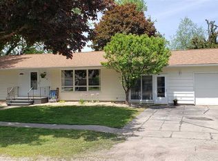 708 Franklin St, Elgin, IA 52141