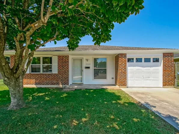 3289 Continental Dr, Kenner, LA 70065