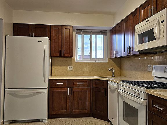 2nd image of 3150 48th St #3