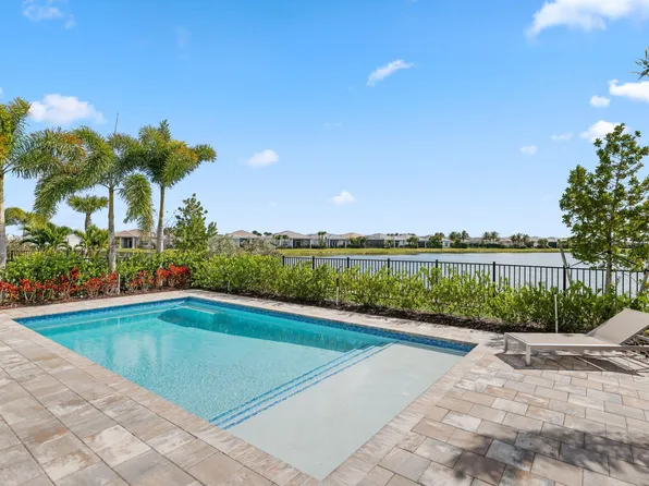 10466 Northbrook Circle, West Palm Beach, FL 33412