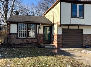 26956 Campau Ln, Harrison Township, MI