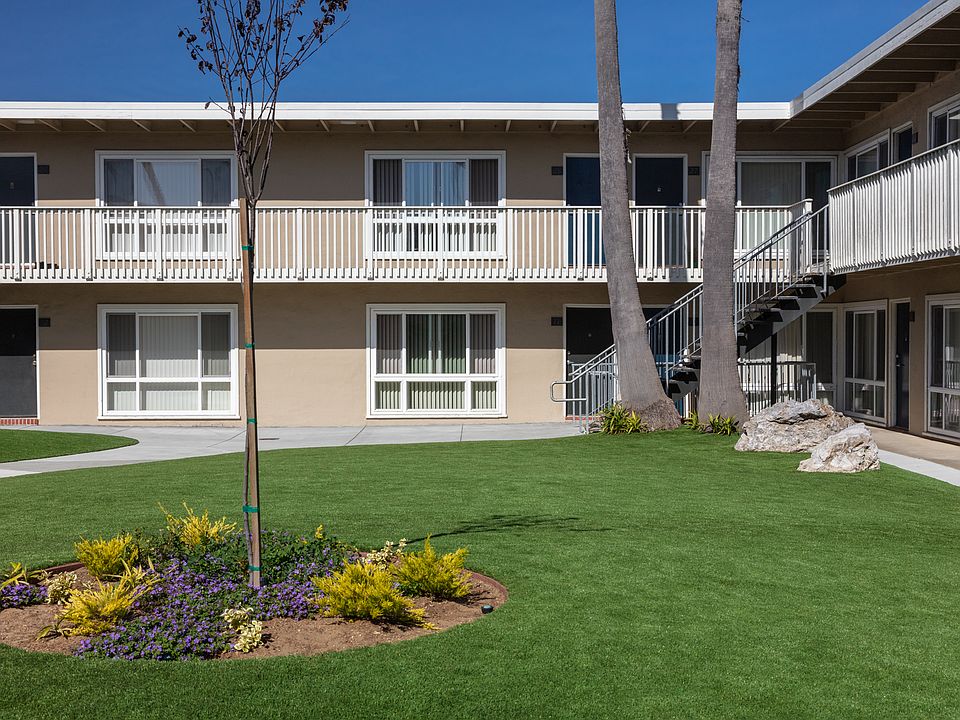 Courtyard Style