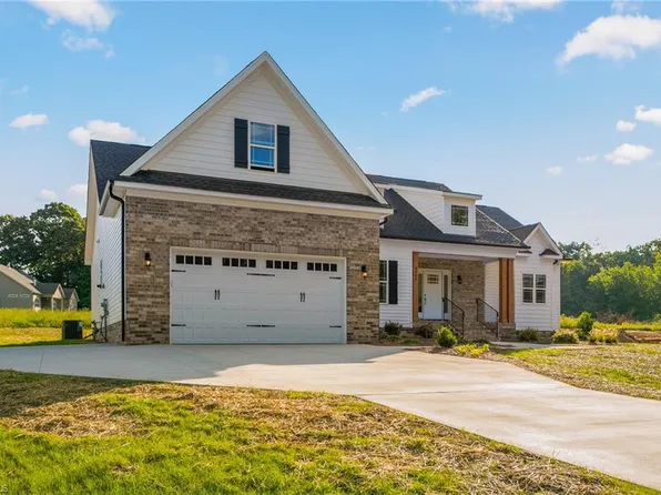 6882 Lake Brandt Rd, Summerfield, NC 27358