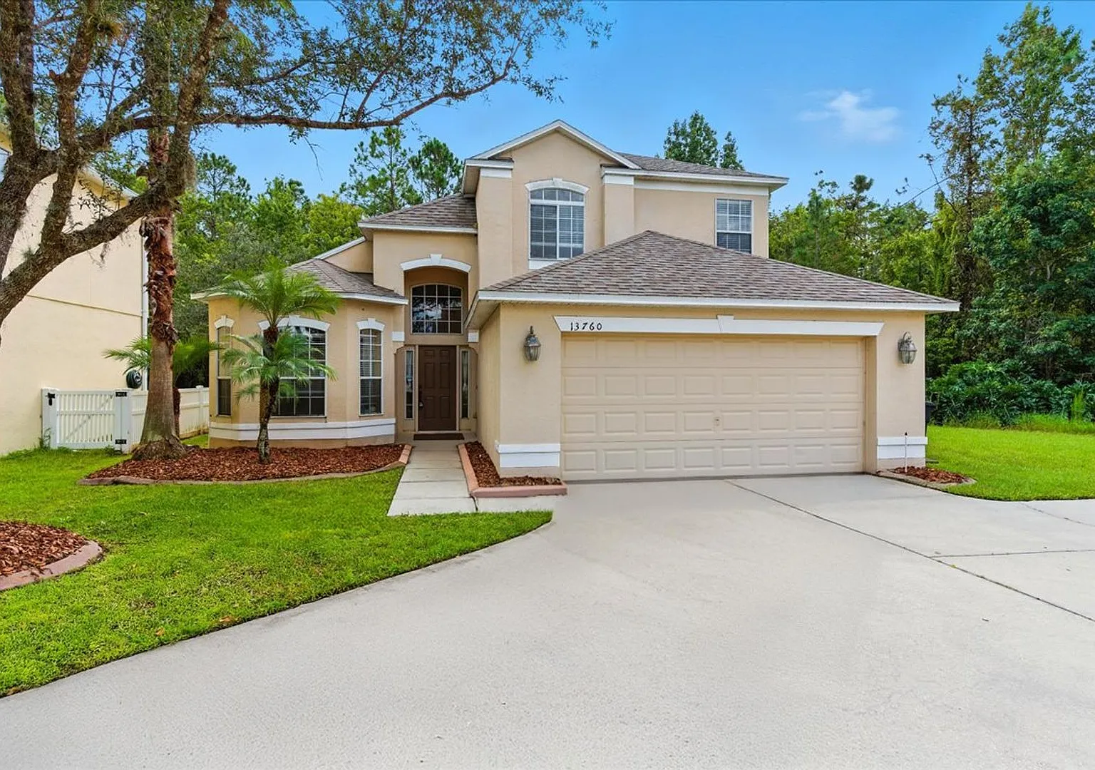 5 BR / 2.5 BA Home In Avalon Lakes — Photo 1