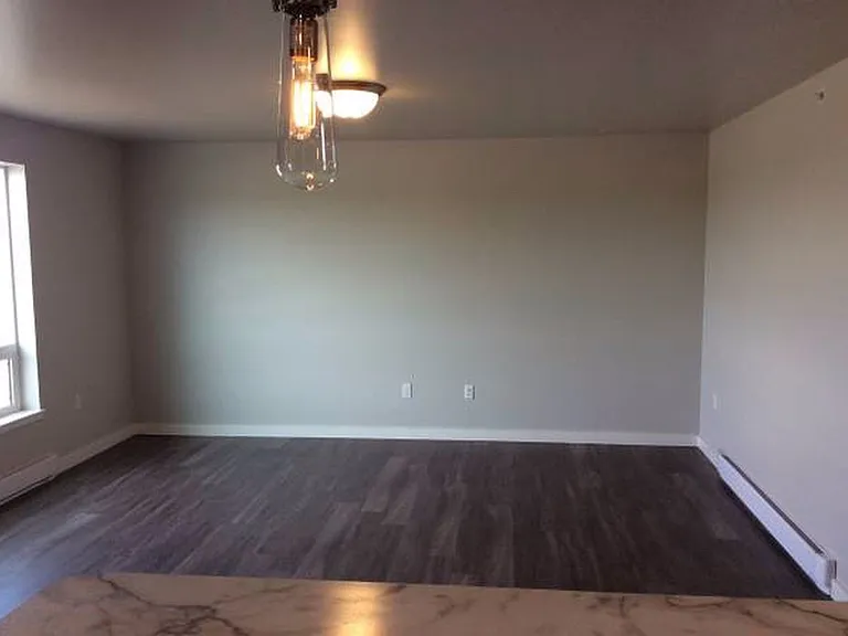 364 Enterprise Blvd — Photo 2