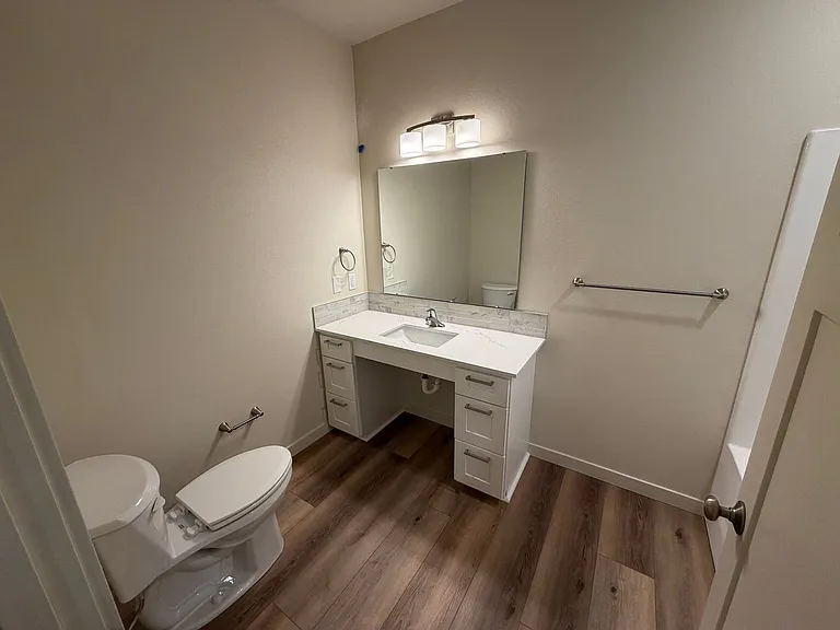 Lincoln St. Apartments — Photo 12