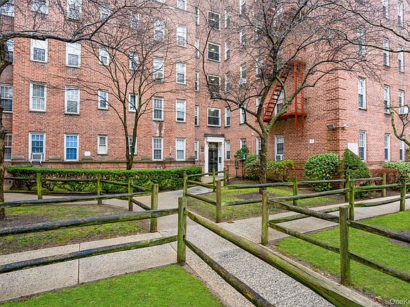 2nd image of 786 Bronx River Road #B65