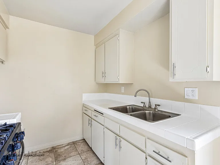 4117 W. Broadway — Photo 36