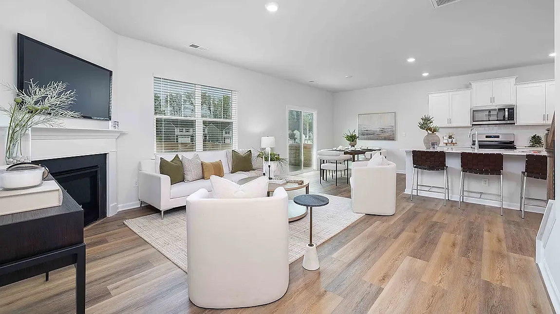 5 bed, 2511 sqft, $2,650 — Photo 3