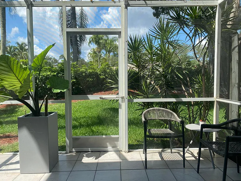 Madeira Dr — Photo 3