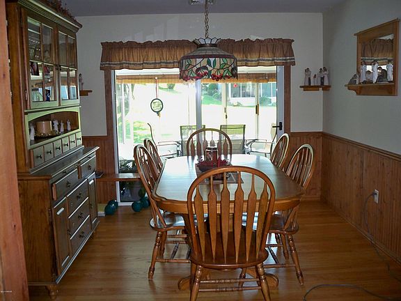 5th image of 440 W Highland Ave S