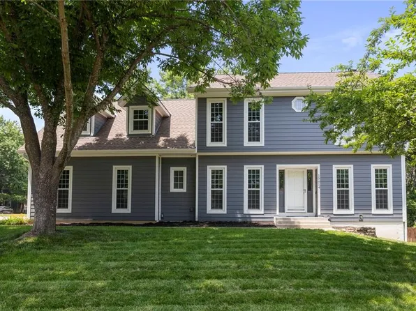 15614 Outlook St, Overland Park, KS 66223