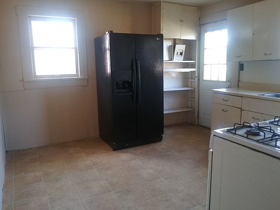 5th image of 902 S Louisiana St APT B