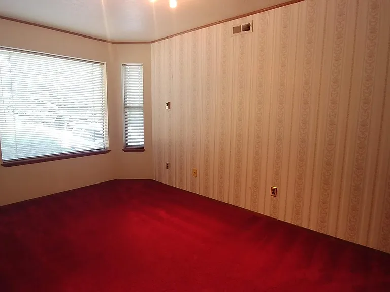 510 SW State St #A — Photo 8