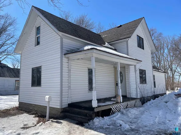 511 S Egan Ave, Madison, SD 57042