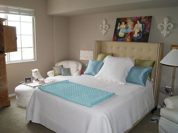 4th image of 250 NE 3rd Ave APT 517