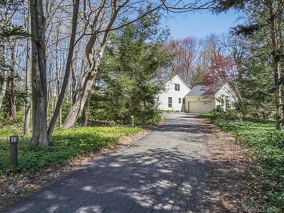 3rd image of 27 Stony Brook Dr