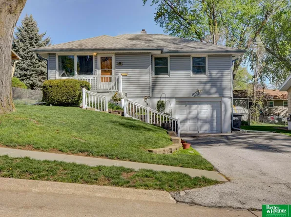 7766 Charles St, Omaha, NE 68114