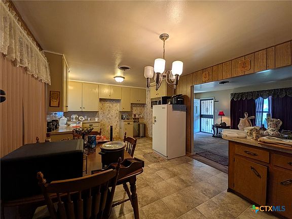 4th image of 3201 Taft St