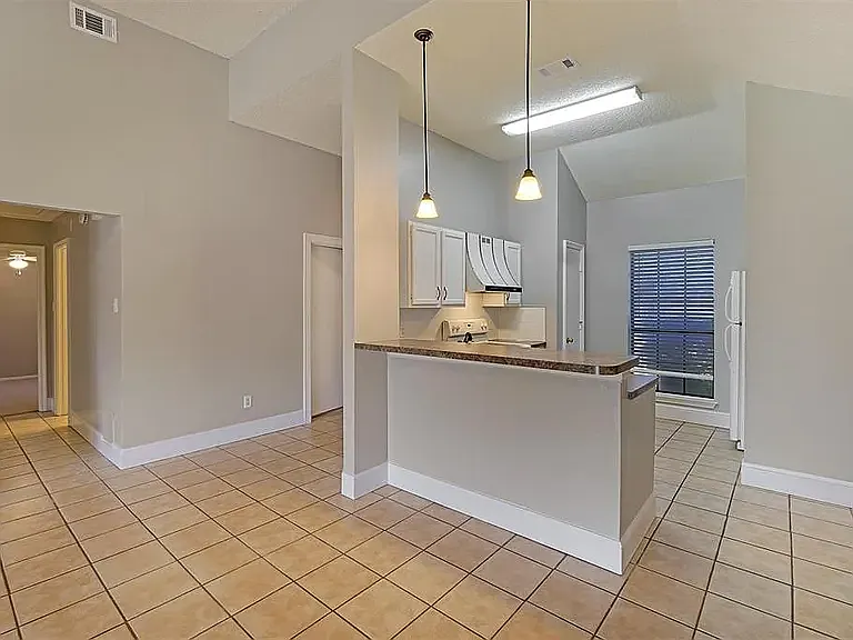 7800 Cornell Dr — Photo 9