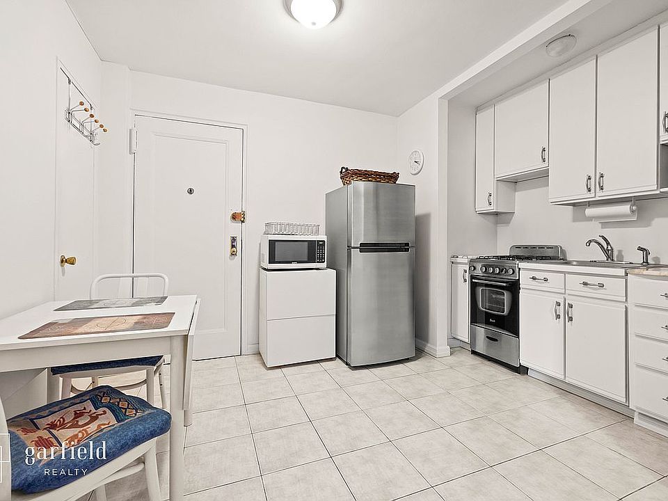 2nd image of 61 Oliver St APT 2P