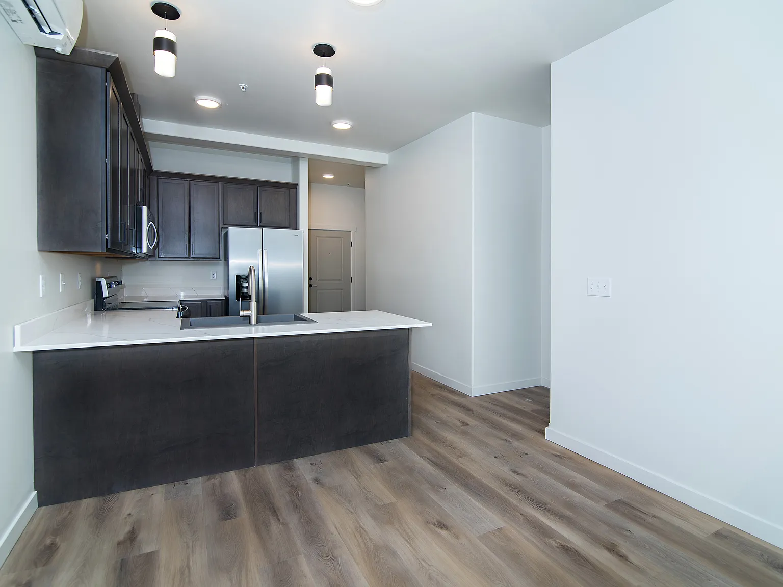 1 bed, 651 sqft, $1,240 — Photo 2