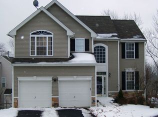 53 Winding Hill Dr, Hackettstown, NJ 07840