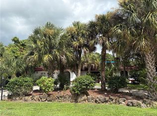 904 Jefferson Ave, Lehigh Acres, FL 33936