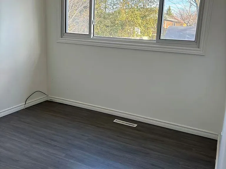 185 Sinclair Ave — Photo 8