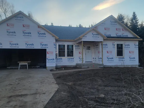 691 Orton St, Howard City, MI 49329