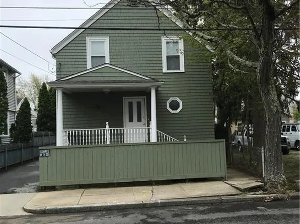 308 Smith St, Cranston, RI 02905