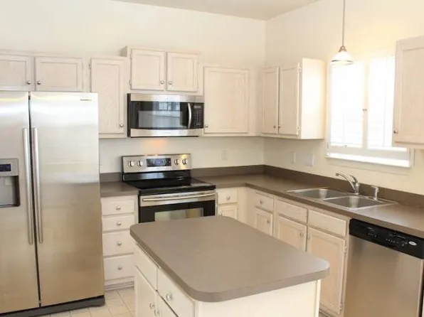 2145 Kingsley Ln, Chesapeake, VA 23323