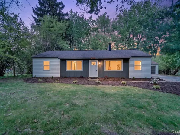 1609 Gilcrest Ave, East Lansing, MI 48823