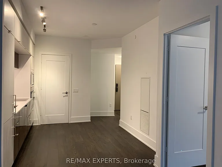 10 York St #3613 — Photo 14