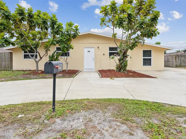 226 E Gateway Blvd, Boynton Beach, FL 33435