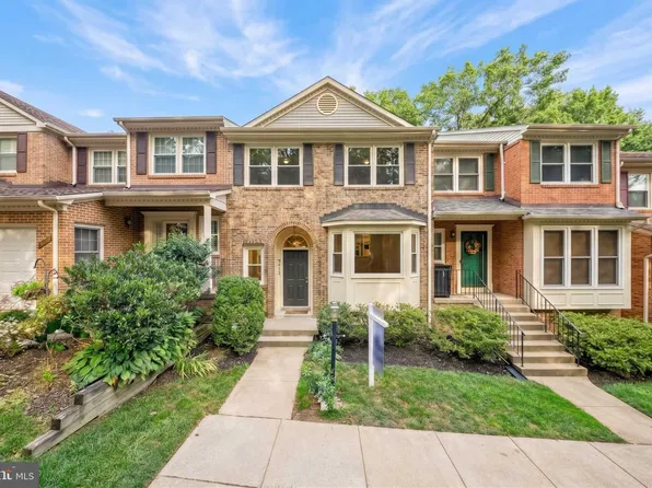 8005 Galla Knoll Cir, Springfield, VA 22153