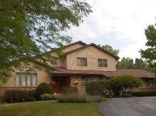 4 Corners Dr, Deer Park, IL 60010