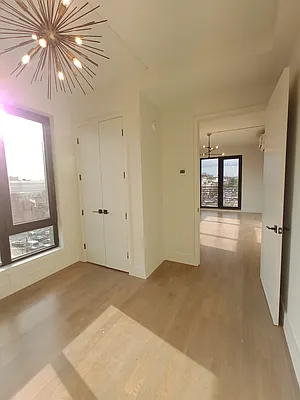 Rented by City Vista Inc | media 31