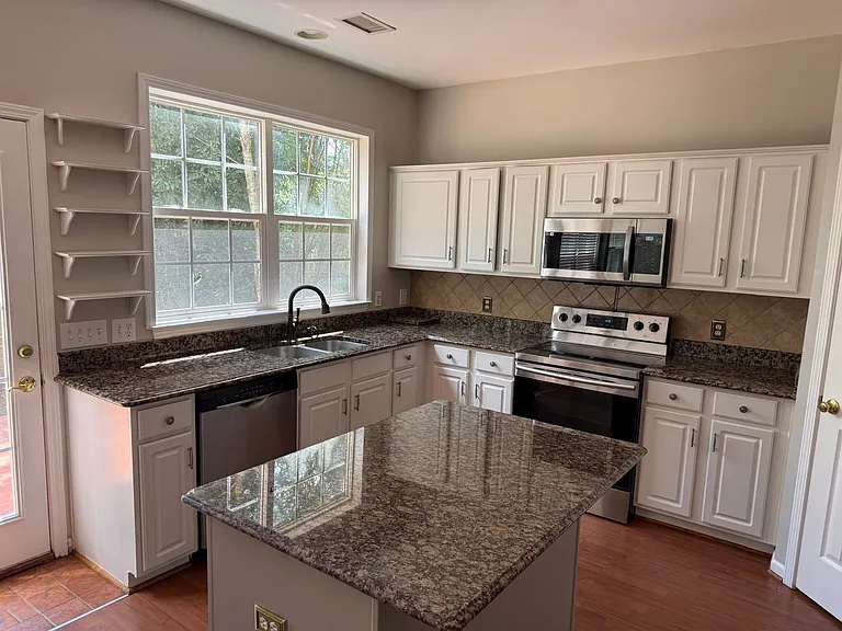 8816 Stags Leap Ct — Photo 12