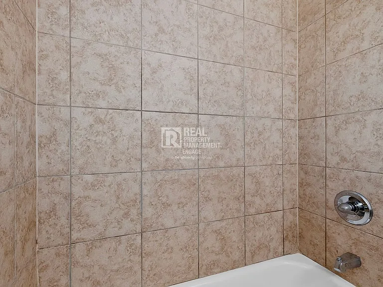4525 Hunter St — Photo 31