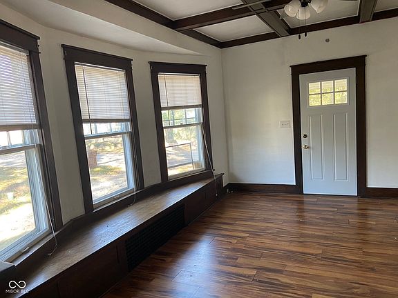 4th image of 207 S Market St