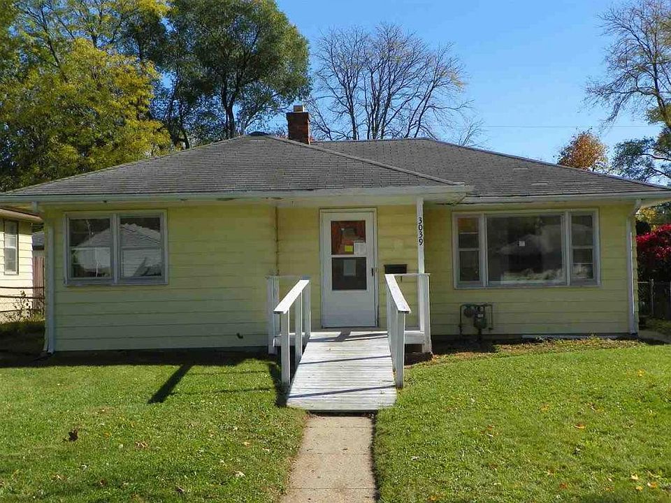 1st image of 3039 Latham St
