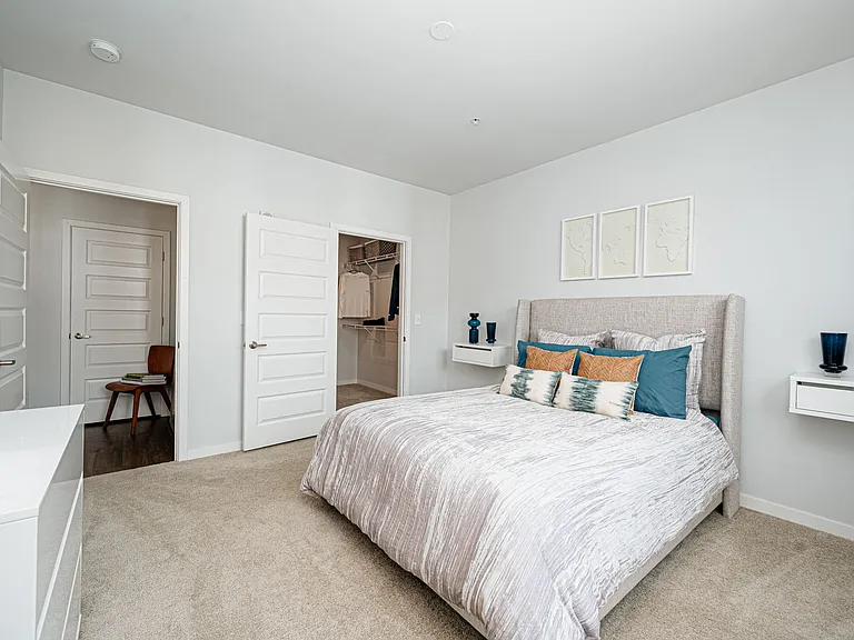 The Pointe at Polaris — Photo 11