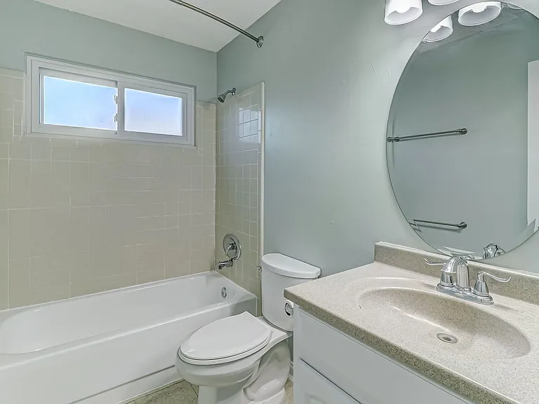 833 Mary St #B — Photo 15