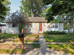 1221 Arbutus Ct, Traverse City, MI 49686