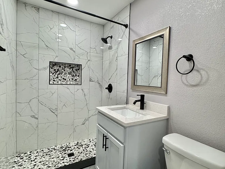 2144 Westchester Dr — Photo 24