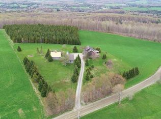 813 Whittier Rd, Derby Line, VT 05830