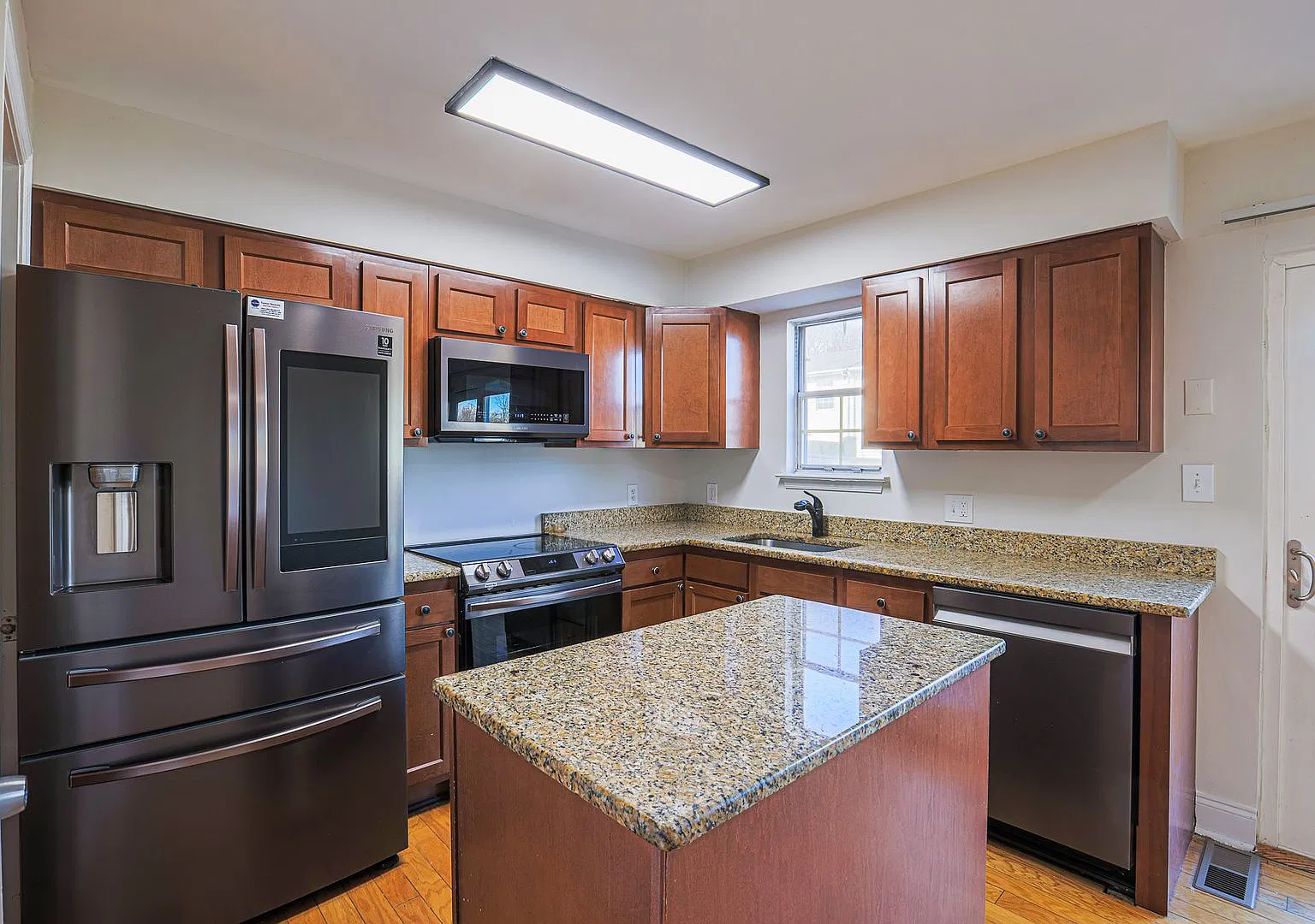 14 Luffing Court — Photo 1