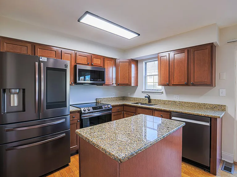 14 Luffing Ct — Photo 1