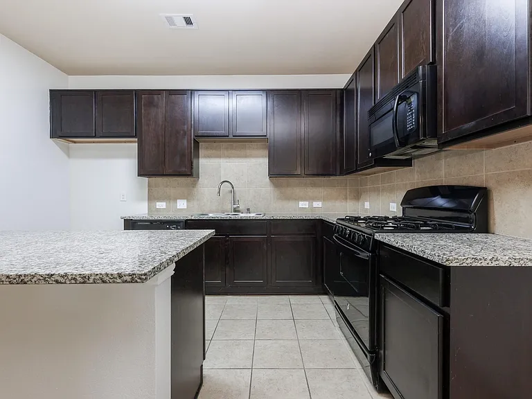 8114 Malago Point Dr — Photo 7